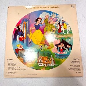 Snow White + the Seven Dwarves 🍎1981 Disney Collectible Children’s Record